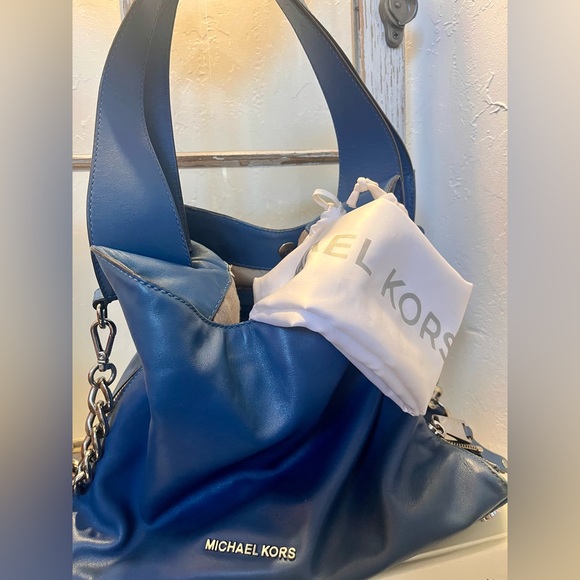 MICHAEL KORS DEVON SLATE BLUE LEATHER BAG - MAXIMALIST BAG - Picture 11 of 15